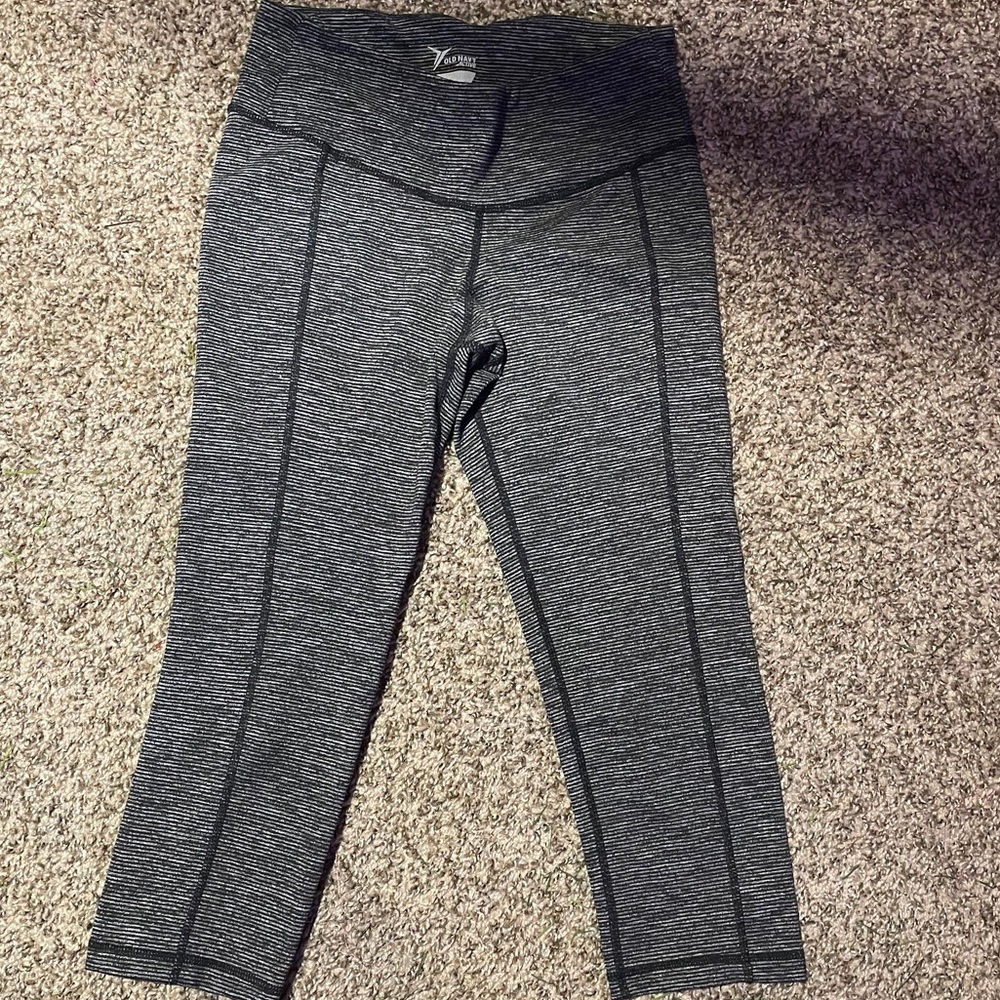 Old Navy Active Crop Leggings